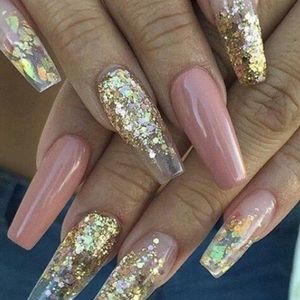 Meet your Posher, Claudia